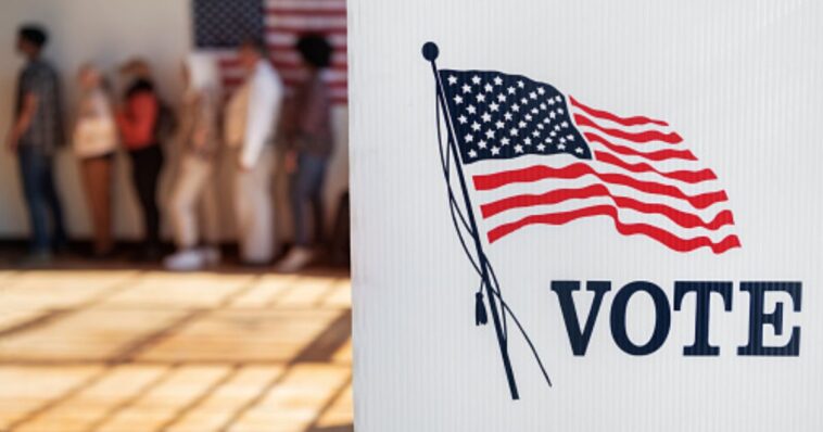 poll:-voters-embrace-conservative-positions-on-cultural-issues-before-midterms