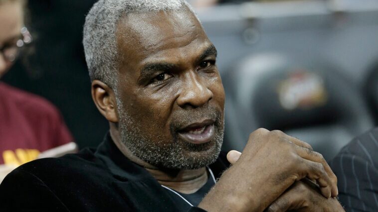 former-new-york-knicks-forward-charles-oakley-has-lawsuit-against-madison-square-garden-dismissed