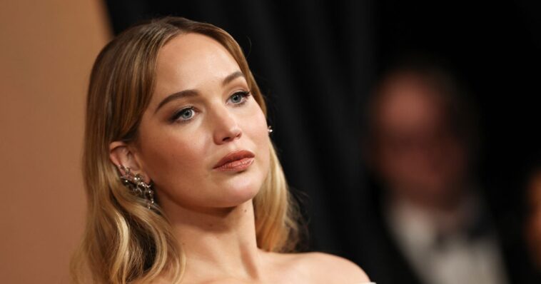report:-hollywood-stars-rethinking-getting-involved-in-politics,-expert-says-voters-‘tired-of-celebrities-telling-them-how-to-think’