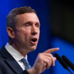 dnc-formally-adopts-resolution-calling-for-abolishing-ice