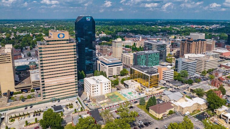lexington,-kentucky-park-shooting-kills-1,-injures-4-during-live-band-performance
