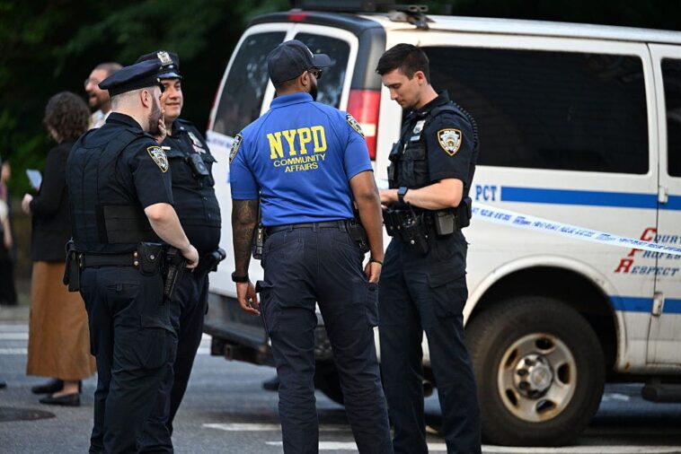 nypd-shoots,-kills-man-who-lunged-at-officers-with-butcher-knife