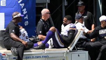 jamal-adams-out-for-season-after-knee-injury-in-vikings-crusher