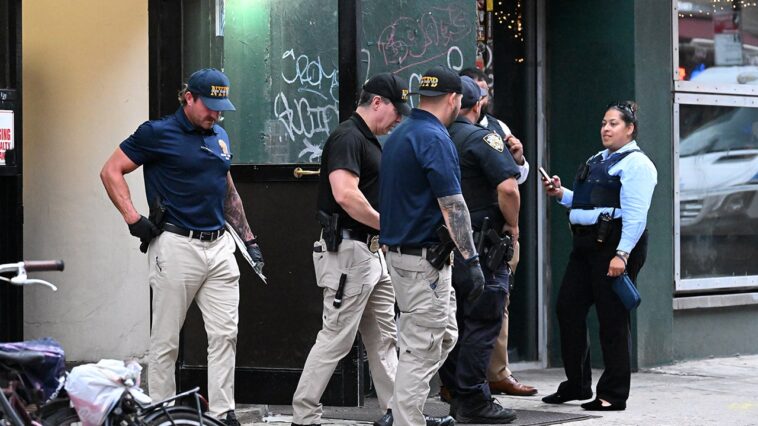 nypd-officers-fatally-shoot-man-armed-with-butcher-knife-after-he-advanced-toward-cops:-police