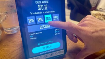 tipping-screen-puts-customers-on-the-spot-as-experts-reveal-when-it’s-ok-to-hit-‘no-tip’