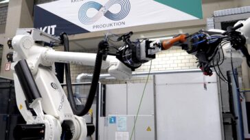 robot-learns-to-dismantle-broken-machines