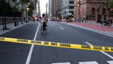 shots-ring-out-in-manhattan-as-bloody-mad-man-with-cleaver-lunges-at-police-after-attacking-own-father