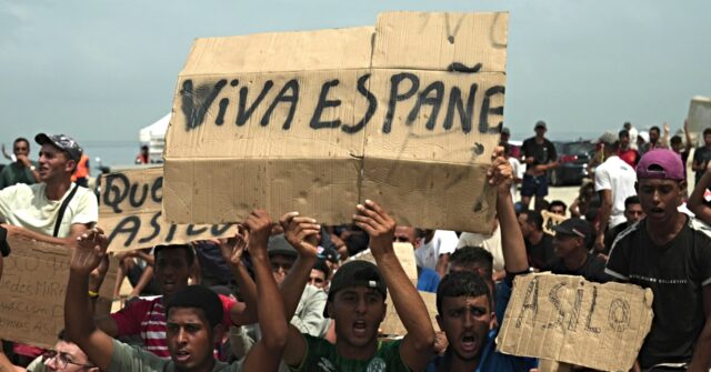 ceuta-crisis:-hundreds-of-illegal-migrants-demand-asylum-benefits
