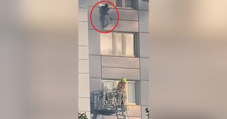watch:-berlin-woman-trapped-in-the-11th-floor-of-a-burning-building-leaps-into-firefighter’s-arms-in-terrifying-scene