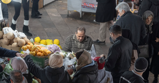 report:-iranians-facing-400-percent-food-price-increases-as-us.-blockade-crushes-economy