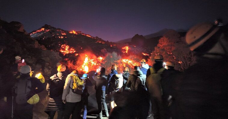 american-tourist-dies-after-being-struck-by-lightning-while-trekking-up-erupting-mount-etna