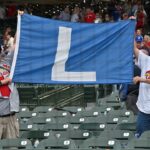 cubs-fans-get-into-nasty-brawl-in-bleachers,-smu’s-football-cheerleaders-are-dialed-in-&-baker-gets-tricked