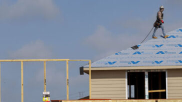 single-family-housing-starts-fall-to-lowest-level-in-nearly-four-years