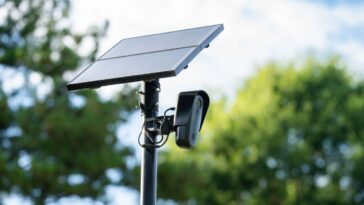 cop-fired-after-allegedly-using-flock-cameras-to-stalk-former-boyfriend-–-she-abused-system-166-times