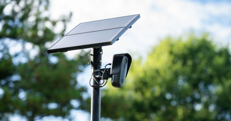 cop-fired-after-allegedly-using-flock-cameras-to-stalk-former-boyfriend-–-she-abused-system-166-times