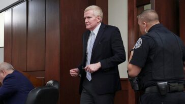 alex-murdaugh-moves-for-new-home-for-double-murder-retrial