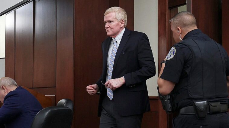 alex-murdaugh-moves-for-new-home-for-double-murder-retrial