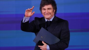 makes-sense…-argentina-gives-government-new-power-to-bar-or-expel-foreigners-over-“hate”-messages-and-attacks-on-national-symbols