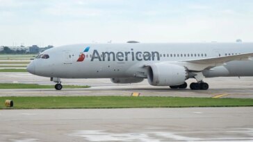 two-planes-blow-tires-while-landing-at-major-us-airport-hours-apart,-faa-investigating
