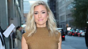 kristin-cavallari-rocks-black-string-bikini-months-after-revealing-runway-ready-routine