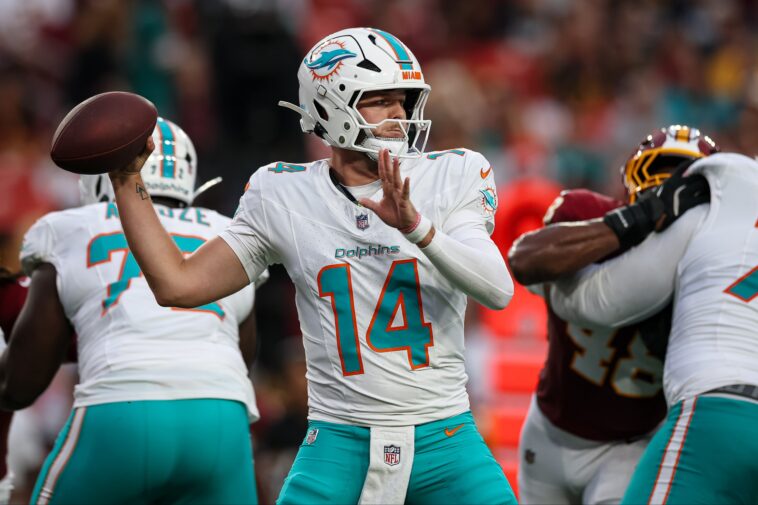 quinn-ewers-is-having-a-disastrous-training-camp-that-could-put-his-dolphins-standing-in-doubt