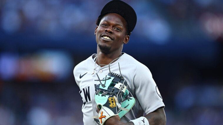 yankees’-jazz-chisholm-boots-routine-grounder,-immediately-blames-umpire-as-replay-tells-another-story