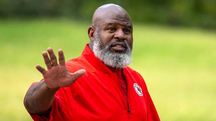 chiefs’-eric-bieniemy-returns-to-camp-after-wife-gives-‘blessing’-as-she-recovers-from-virginia-home-shooting