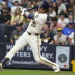 brewers-match-modern-era-record-with-22-0-beatdown-of-mariners