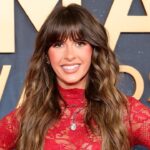 ella-langley’s-‘choosin’-texas’-spends-18-weeks-at-number-one-on-the-billboard-hot-100;-sets-new-record