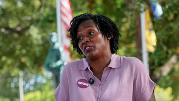 florida’s-socialist-senate-candidate-angie-nixon-campaigns-on-abolishing-ice,-granting-‘swift’-amnesty