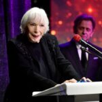 shirley-maclaine-makes-rare-video-appearance,-pokes-fun-at-1960s-movie-flop