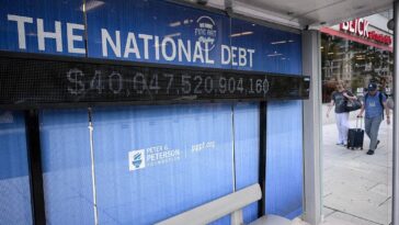 reagan-sounded-the-alarm-at-$1-trillion-america’s-national-debt-just-hit-$40-trillion.