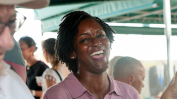 florida-socialist-senate-candidate-says-she-took-her-children-to-drag-shows:-‘wholesome’-entertainement
