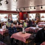 retro-pizza-hut-draws-customers-from-hours-away-as-1980s-nostalgia-sends-sales-soaring