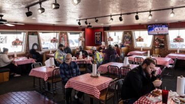 retro-pizza-hut-draws-customers-from-hours-away-as-1980s-nostalgia-sends-sales-soaring