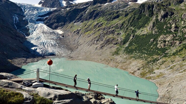 melting-swiss-glacier-reveals-remains-of-two-belgian-mountaineers-missing-since-1992