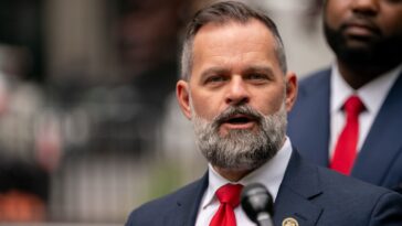 fl-voters-boot-cory-mills,-the-gop-rep.-who-helped-keep-ilhan-omar-from-being-stripped-of-her-committee-assignments