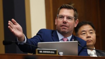 fbi-seizes-swalwell’s-devices-at-airport-as-sexual-misconduct-investigation-escalates:-sources