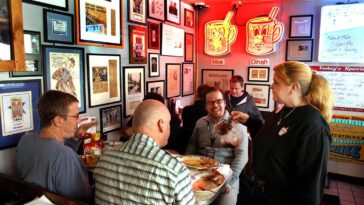the-24-hour-american-diner-is-vanishing-—-here’s-what’s-driving-the-decline