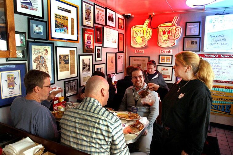 the-24-hour-american-diner-is-vanishing-—-here’s-what’s-driving-the-decline