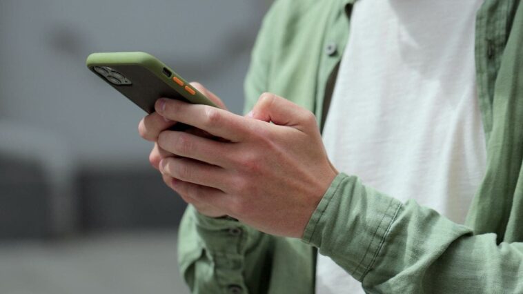 apple-spyware-warning-hits-iphones-in-110-countries