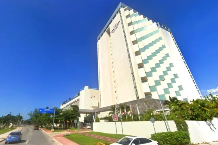 american-tourist-dies-after-falling-from-18th-floor-of-luxury-cancun-hotel:-report