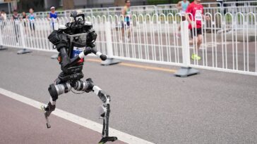 watch:-terminator’s-chinese-cousin-slams-into-wall-during-humanoid-robot-trial-run
