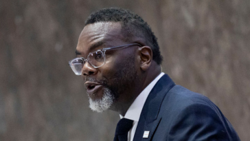 chicago-threw-$640m-in-tax-dollars-at-illegal-migrants-over-two-years