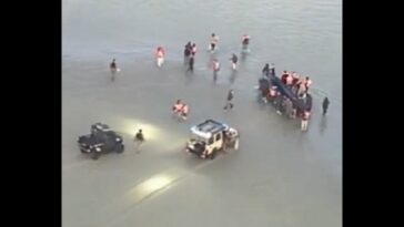 footage:-mob-of-illegal-aliens-attacks-police-officers-with-rocks,-other-objects