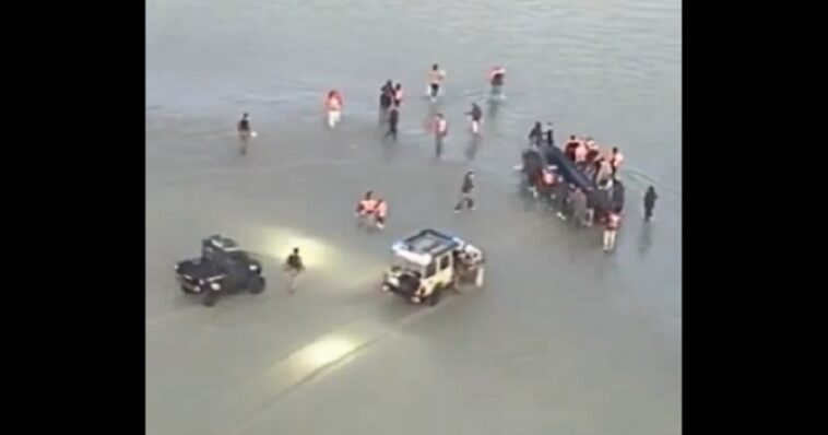 footage:-mob-of-illegal-aliens-attacks-police-officers-with-rocks,-other-objects