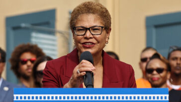 los-angeles-mayor-karen-bass-calls-on-california-ag-rob-bonta-to-settle-lawsuit-with-paramount