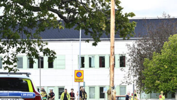 police-shoot-suspect-in-sweden-school-sword-attack:-several-injured