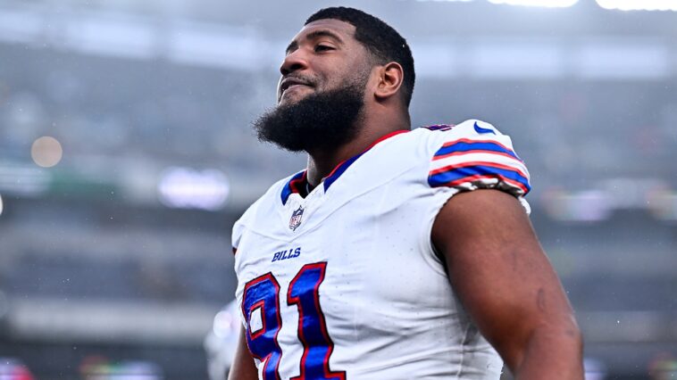 buffalo-bills-lineman-ed-oliver-suffers-devastating-drowning-death-of-2-year-old-son-and-team-is-in-mourning