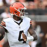 deshaun-watson-booed-by-browns-fans,-fires-back-after-poor-outing-opens-door-for-shedeur-sanders
